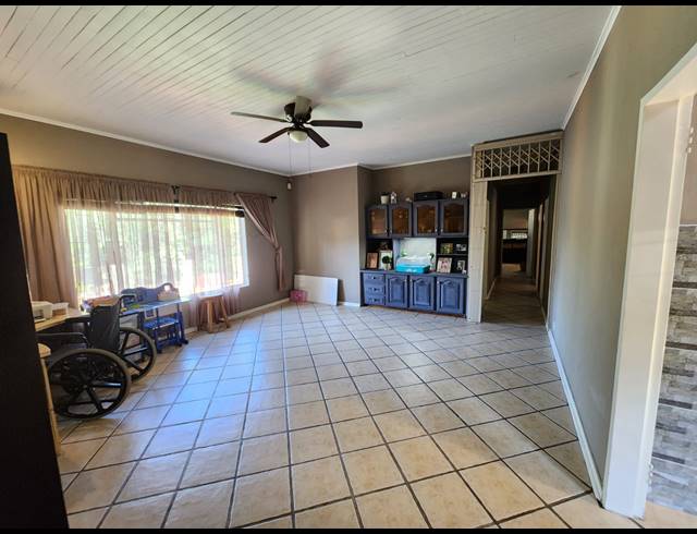 3 BEDROOM FREEHOLD FOR SALE IN CASHAN